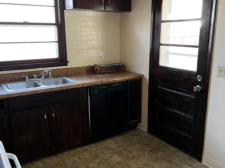 5002 Whispering Hills Ct — Photo 7