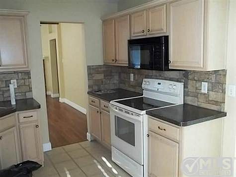 3rd image of 1319 Crosscreek Ln