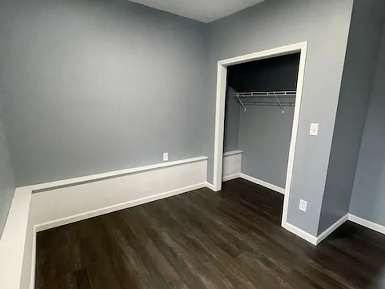 503 E College St — Photo 12