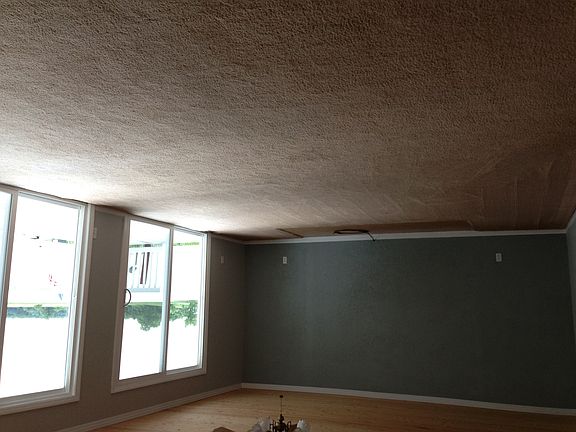 3rd image of 1611 Lakeside Dr