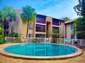 8605 Huron Ct, Tampa, FL