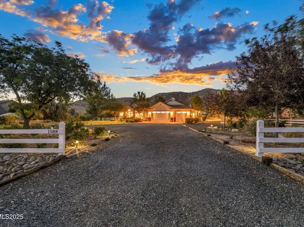 1588 Gloria Way, Minden, NV 89423