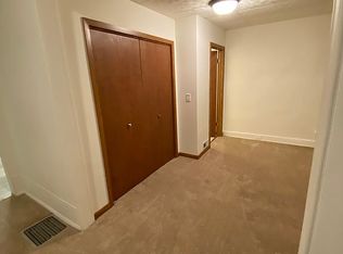 310 W Edgington St, Reynolds, IL 61279