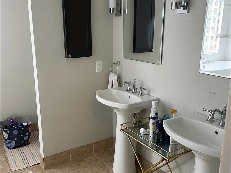 213 Marshall Rd — Photo 10