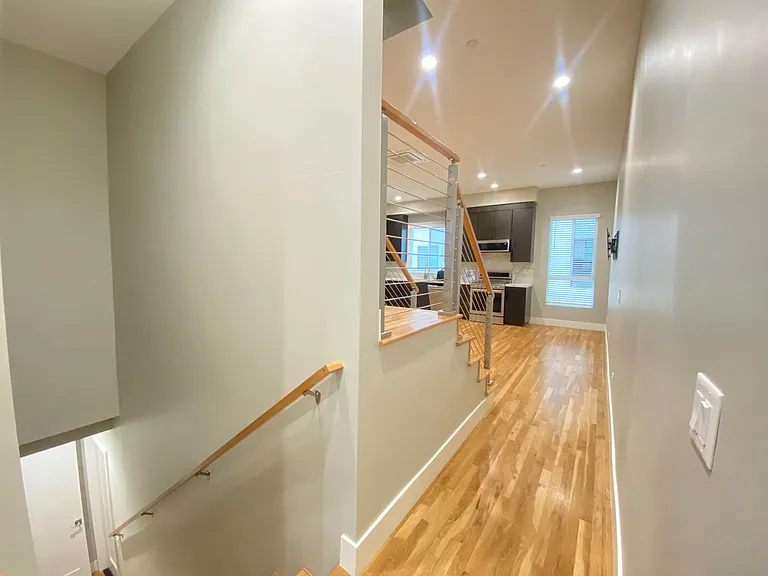 2961 E St #4 — Photo 16