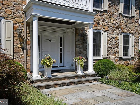 5th image of 1811 Hollow Rd
