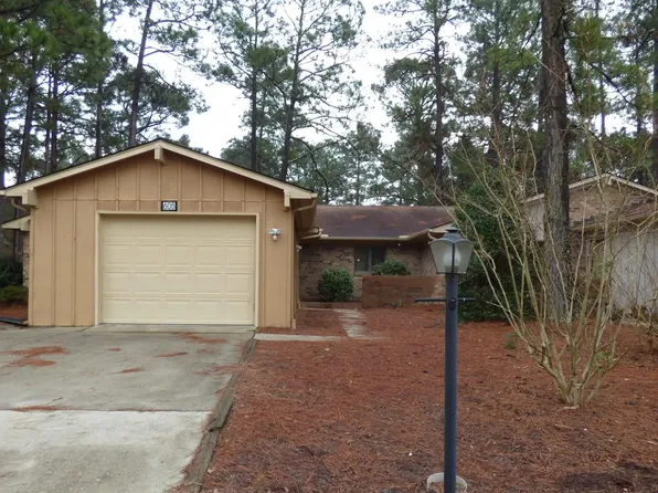 605 Redwood Dr, Southern Pines, NC 28387