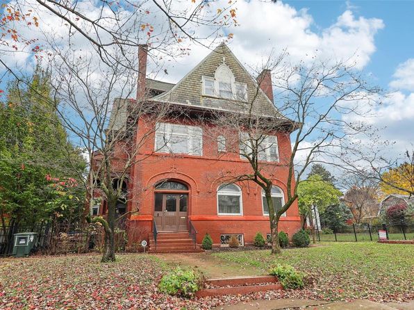 3130 Russell Blvd, Saint Louis, MO 63104