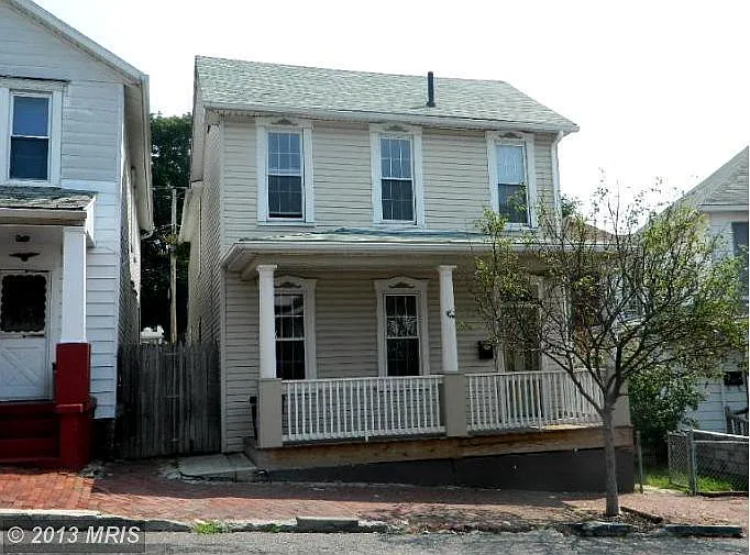 432 Arch St photo 1