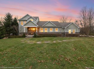 214 Presidio Dr, Ortonville, MI 48462
