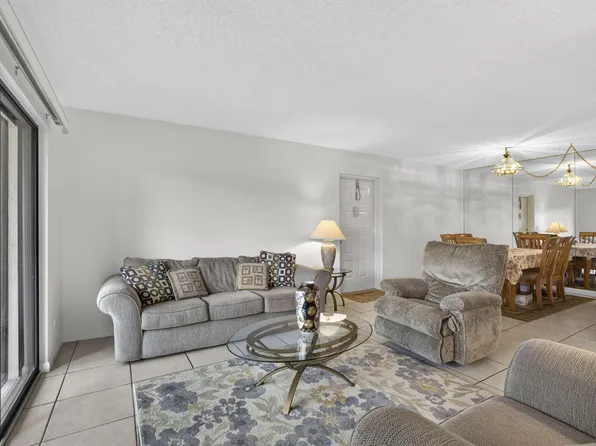 812 Sky Pine Way #G1, Greenacres, FL 33415