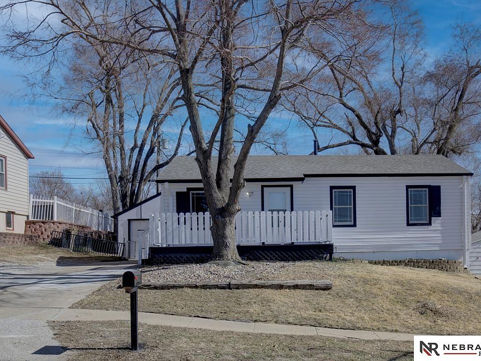 1st image of 7639 S 42nd St