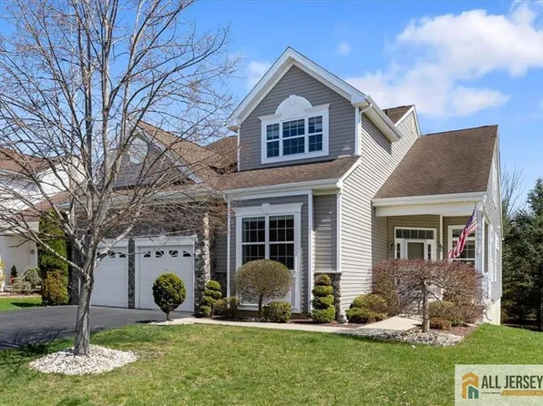 141 Timber Hill Dr, Monroe Township, NJ 08831