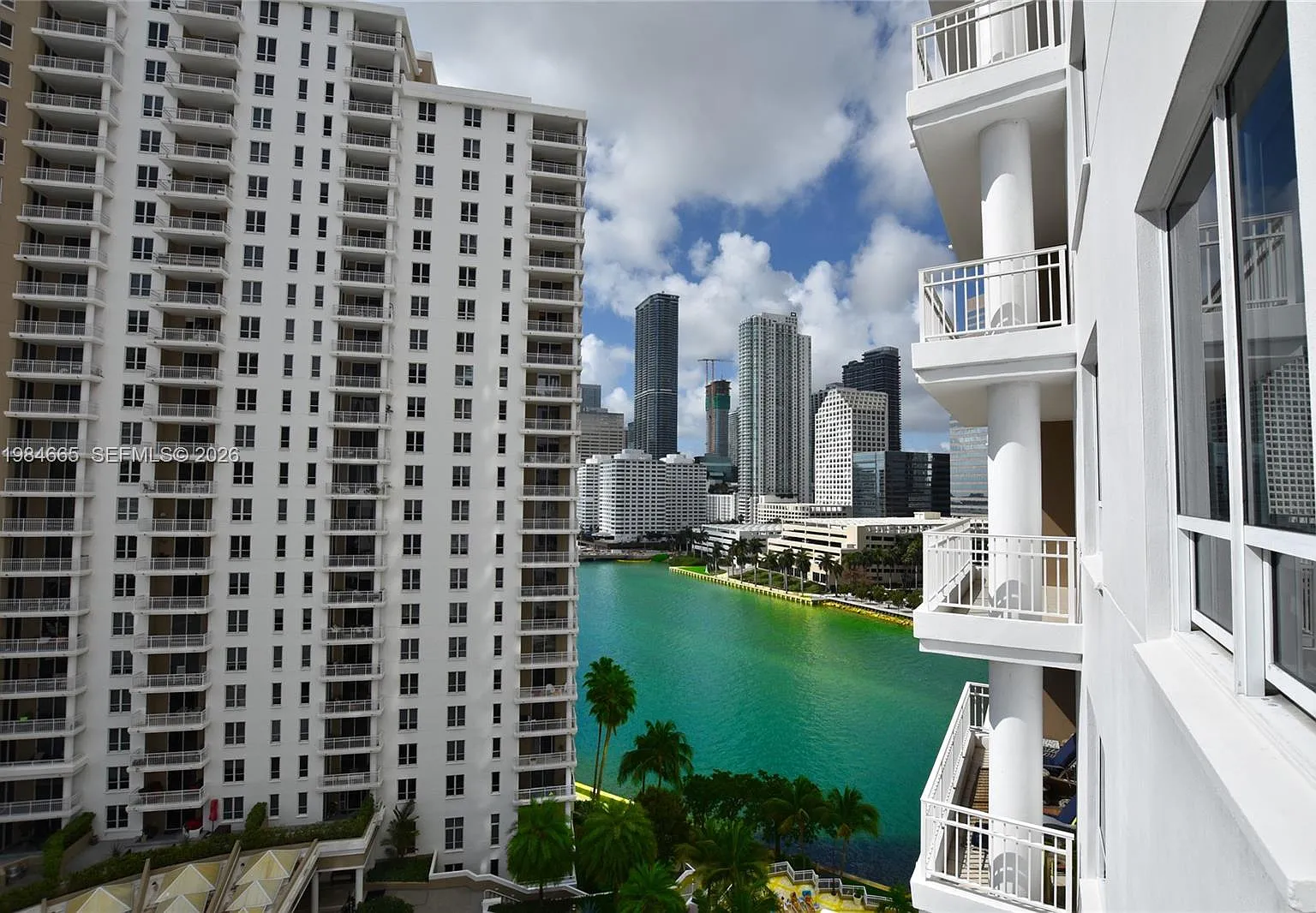 Courts Brickell Key Condo — Photo 3
