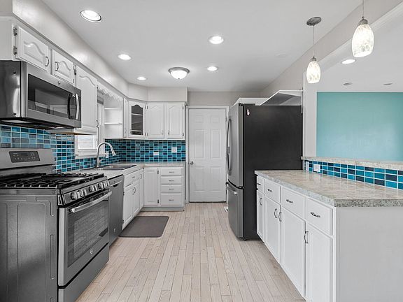 2nd image of 16718 Olcott Ave