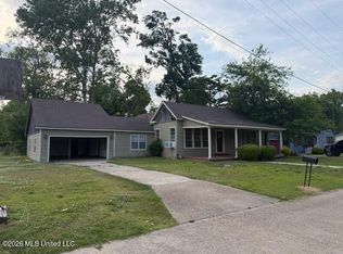 501 Lee St, Hollandale, MS 38748
