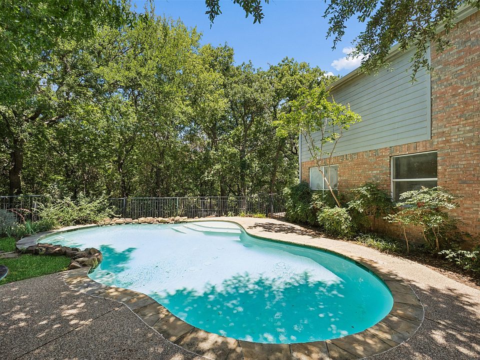 1st image of 2401 Pinehurst Ct