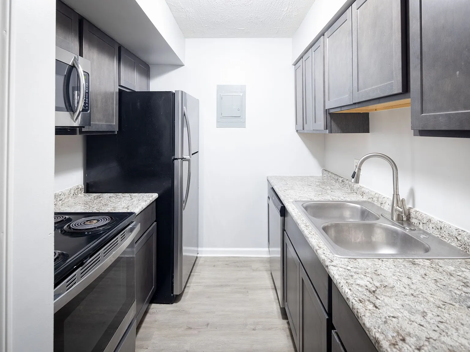 Grant Street Apartments — Photo 4