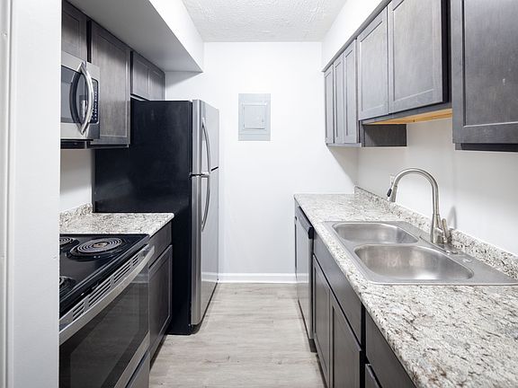 4th image of 55 Grant St #7684fcfba