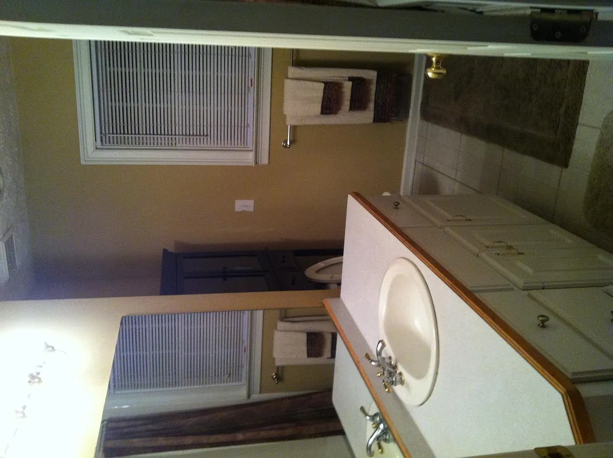 4 bed, 2500 sqft, $3,000 — Photo 2