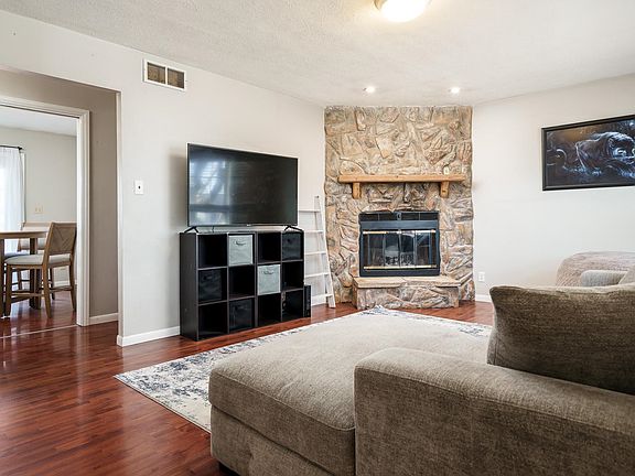 4th image of 4734 Cheshire Pl