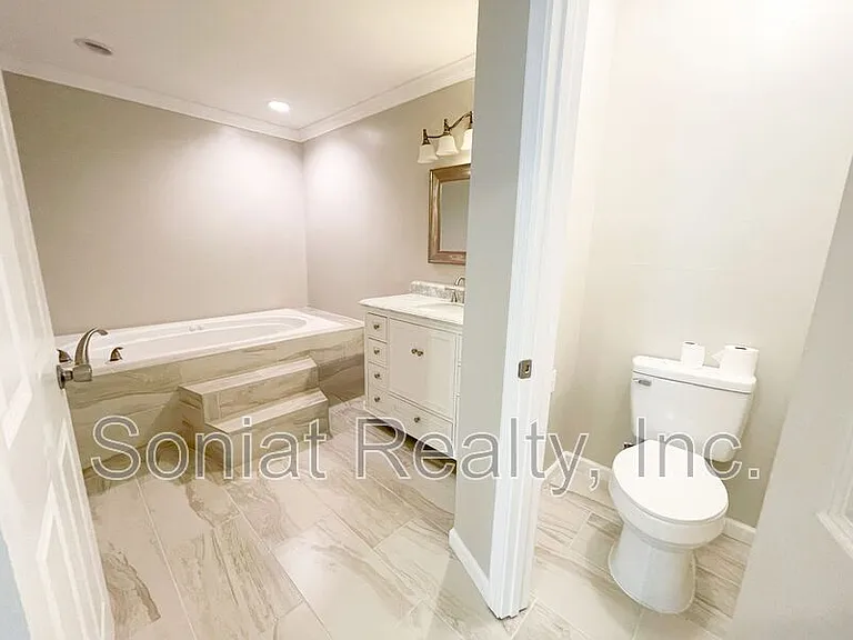 1876 Mirabeau Ave — Photo 5