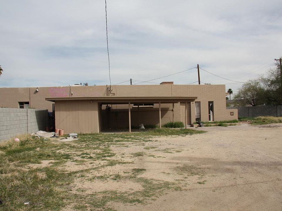 2nd image of 1623 E OAK Street