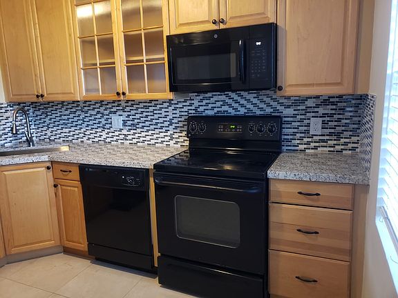 5th image of 1494 Springside Dr #1