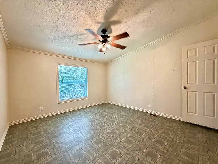 372 County Road 4450 — Photo 13