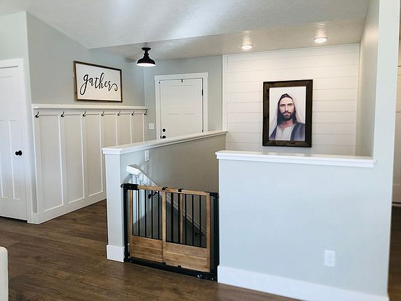 Entry way 