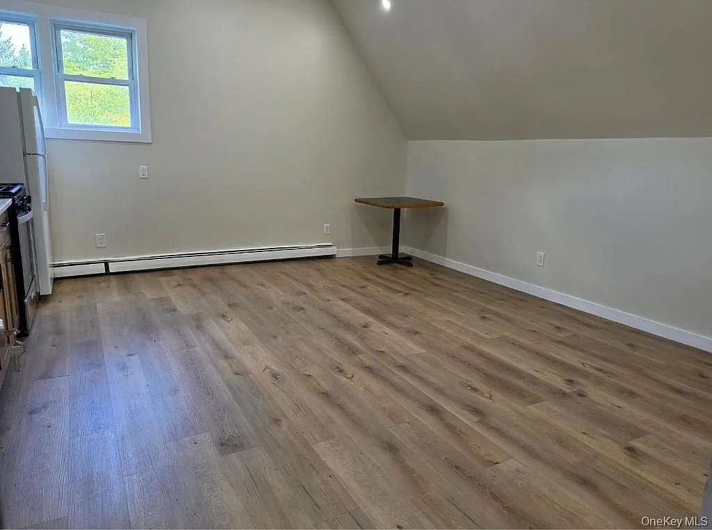 1 bed, 1.0 bath, 500 sqft, $2,200 — Photo 2