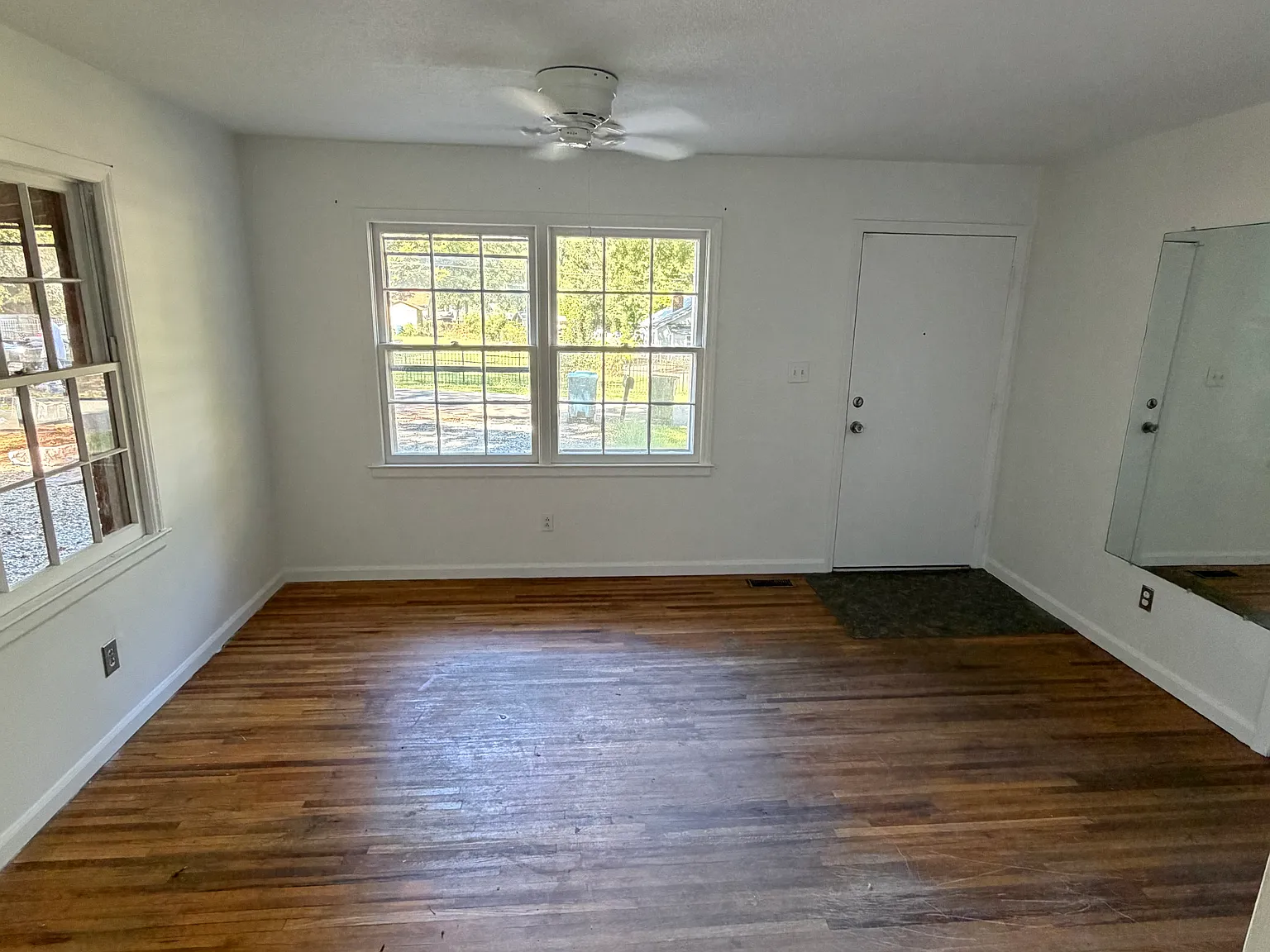 3 bed, 1.5 bath, 1000 sqft, $1,700 — Photo 4
