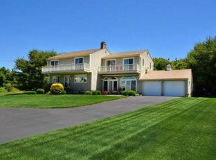 242 Sunnybrook Farm Rd, Narragansett, RI 02882