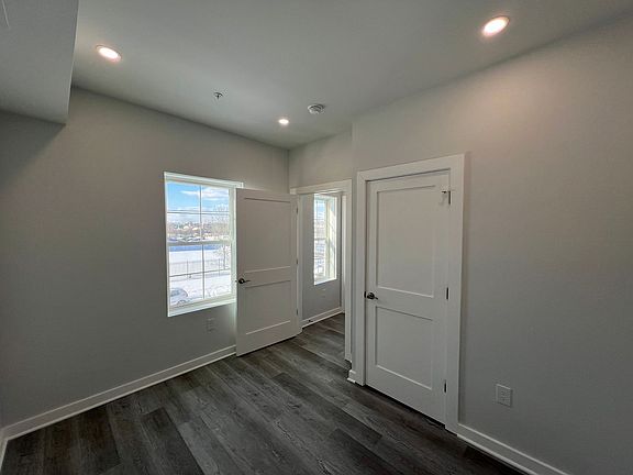 2nd image of 1516 18th St SE #6