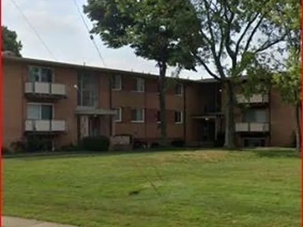 22071 River Oaks Dr #5, Rocky River, OH 44116