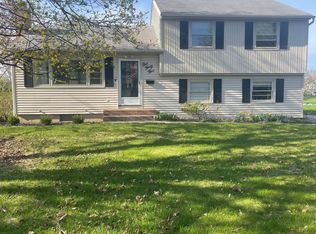 145 Danforth Cres, Rochester, NY 14618