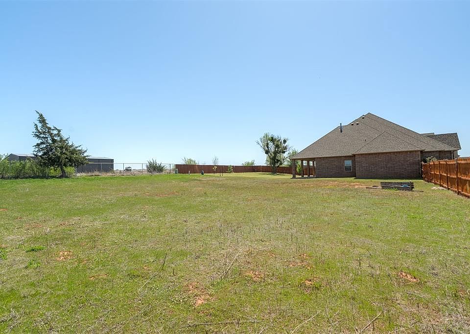 2nd image of 3904 Hunter Glen Dr #2