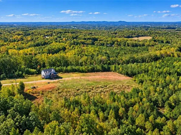 263 Mountain Berry Way, Mount Airy, NC 27030