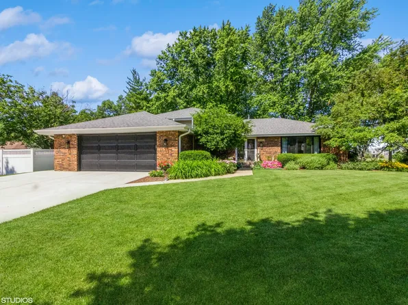 25332 W Willow Dr, Plainfield, IL 60544