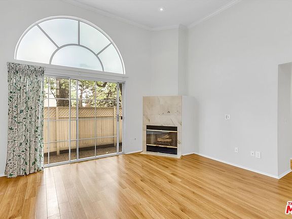 3rd image of 5455 Sylmar Ave APT 501