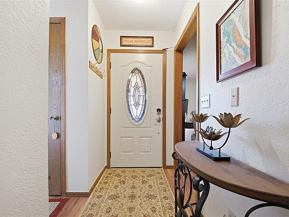 4th image of 1710 Lionsgate Cir