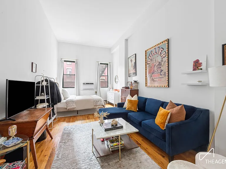 23 Waverly Pl #2D — Photo 1