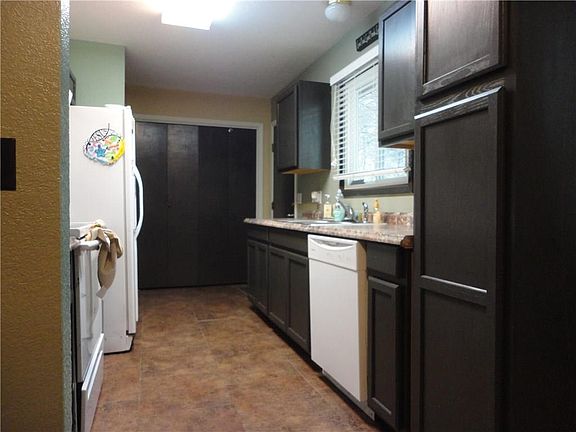 5th image of 652 Brookwood Dr