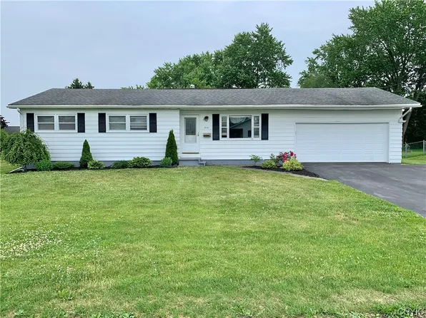 314 Washington Dr, Yorkville, NY 13495