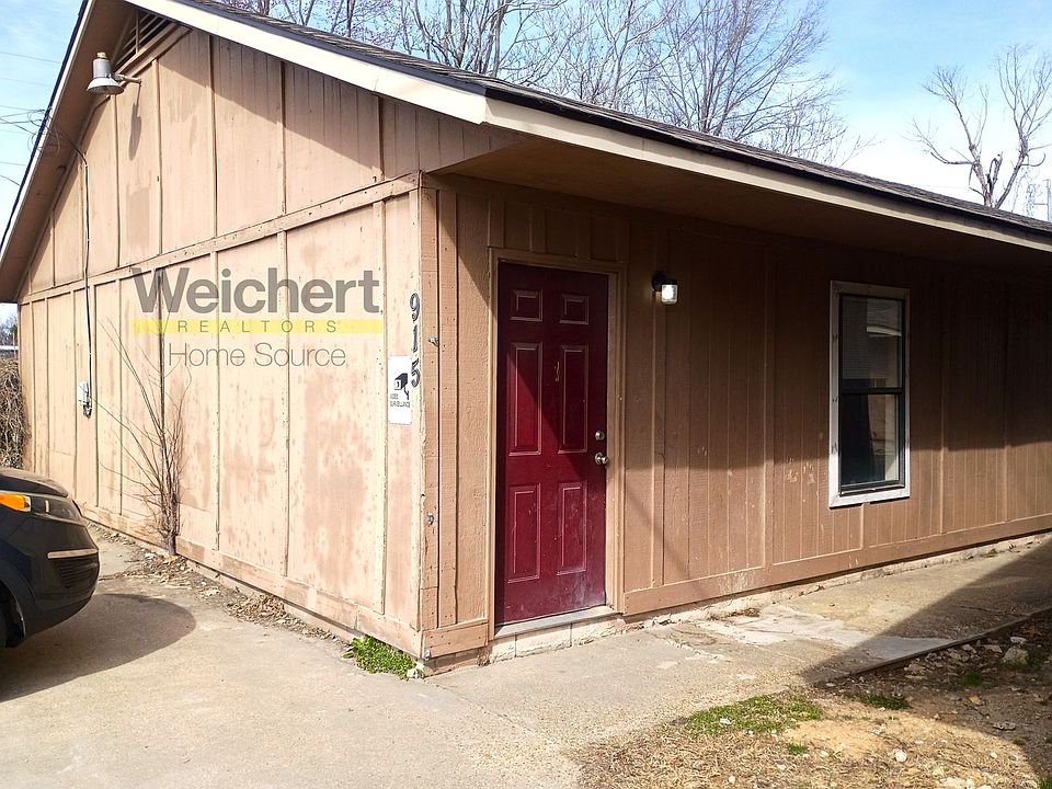 1st image of 915 E Lake St #1