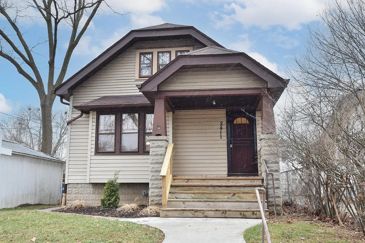 2411 North 54th STREET photo 1