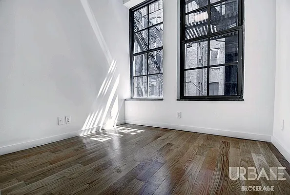 Rented by Urbane Brokerage | media 50