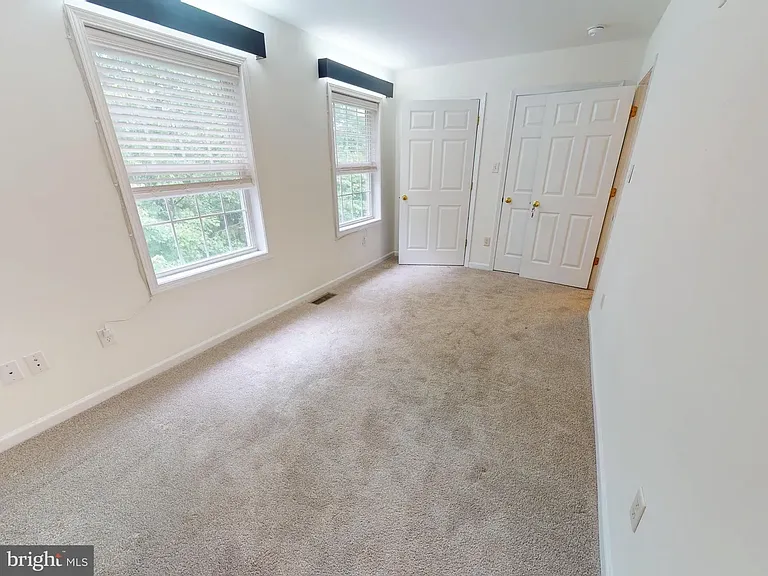 763 Oakwood Ave — Photo 11