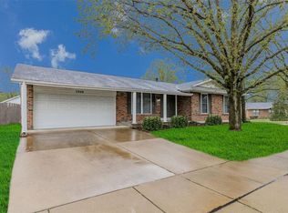 3908 Hirondelle Ln, Florissant, MO 63034