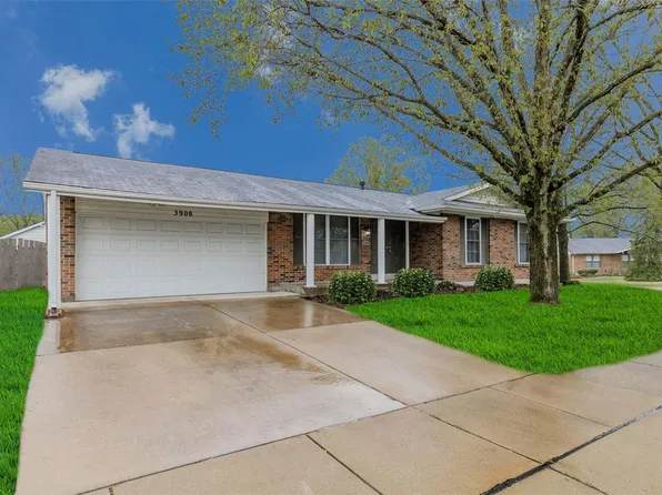 3908 Hirondelle Ln, Florissant, MO 63034